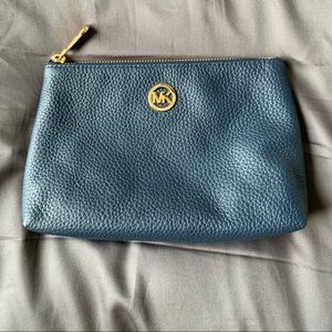 Michael Kors navy pouch NWT